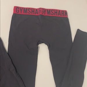 Gym shark leggings